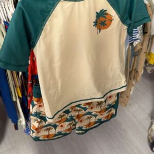 Ropa Niño Talla 4T Set Rash Guard y Short de Baño con Palmeras