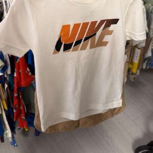 Ropa Niño Talla 4T Nike Set Polo Blanco y Short Marrón