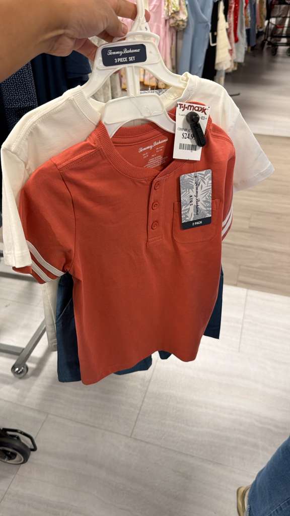 Ropa Niño Talla 5T Tommy Bahama Set 3 Piezas (2 Polos y 1 Short) Naranja, Blanco y Azul