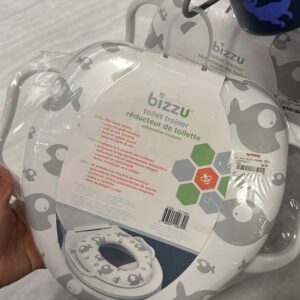 Carteras y Accesorios Reductor de Inodoro Bizzu con Diseño de Elefantes Gris